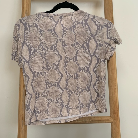 Babaton/aritzia python tshirt - Picture 6 of 7
